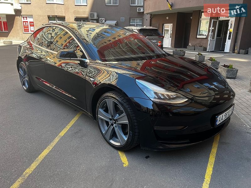 Tesla Model 3 2020