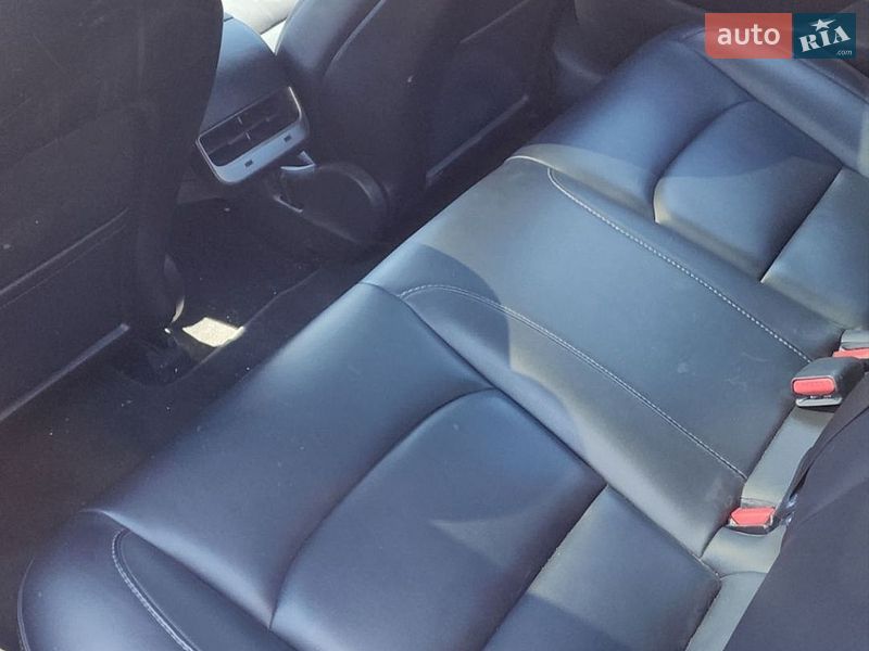Седан Tesla Model 3 2018 в Києві