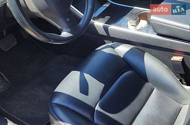 Седан Tesla Model 3 2018 в Києві