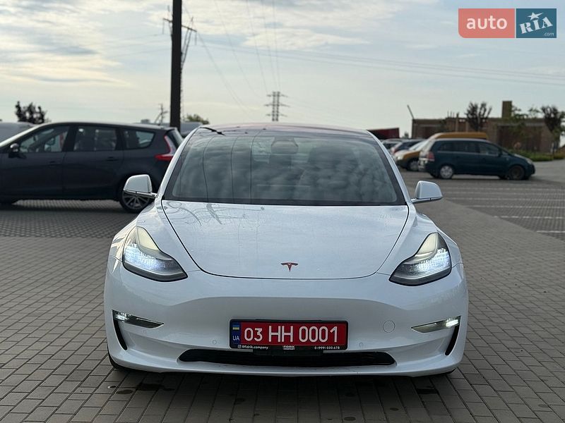 Седан Tesla Model 3 2018 в Луцьку