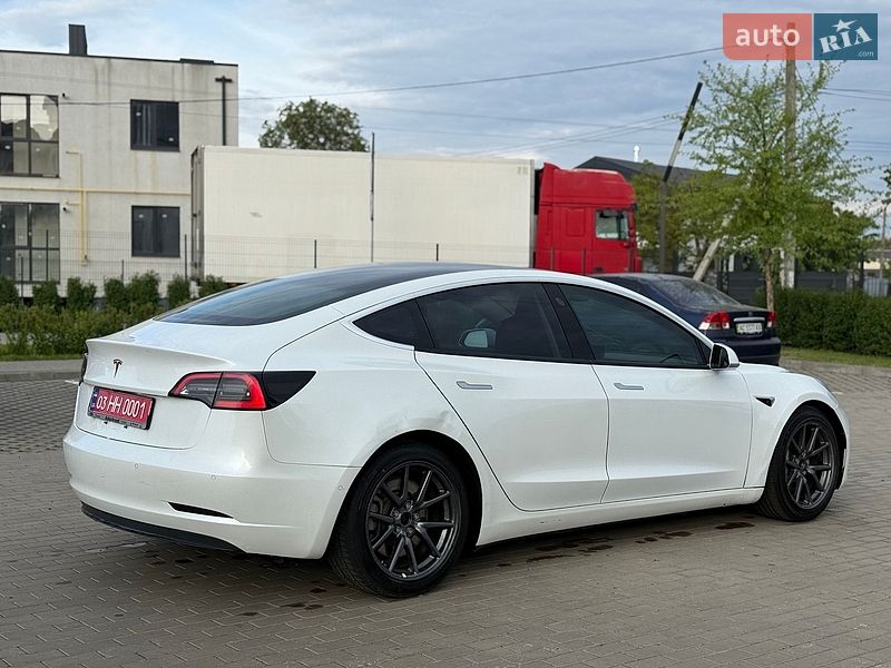 Седан Tesla Model 3 2018 в Луцьку