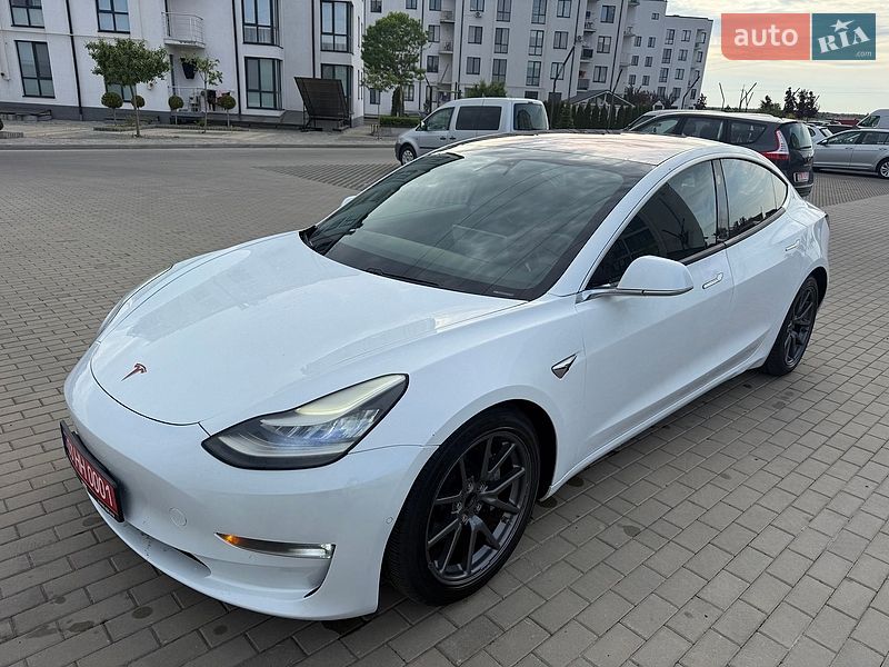 Седан Tesla Model 3 2018 в Луцьку
