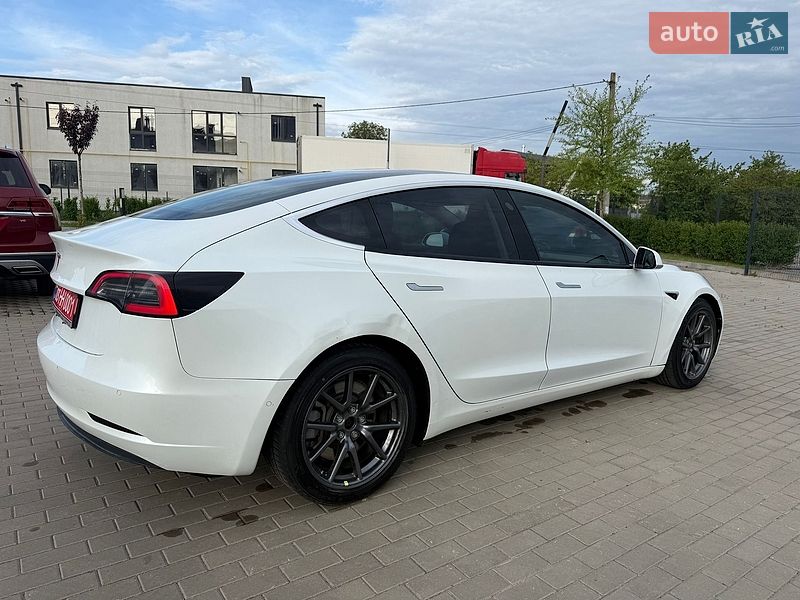 Седан Tesla Model 3 2018 в Луцьку