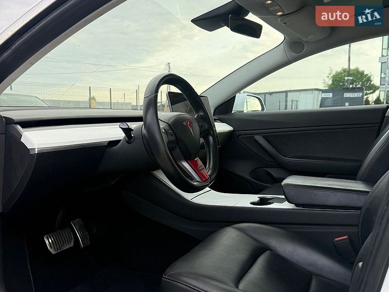 Седан Tesla Model 3 2018 в Луцьку