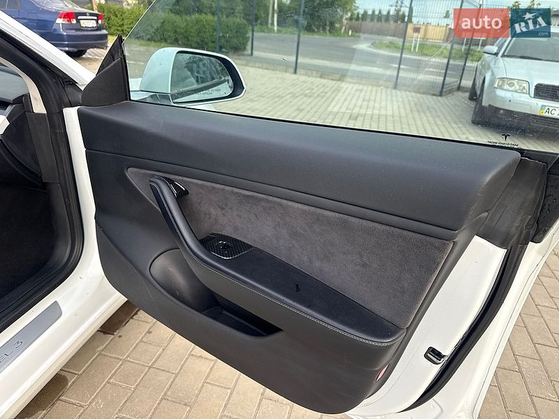 Седан Tesla Model 3 2018 в Луцьку