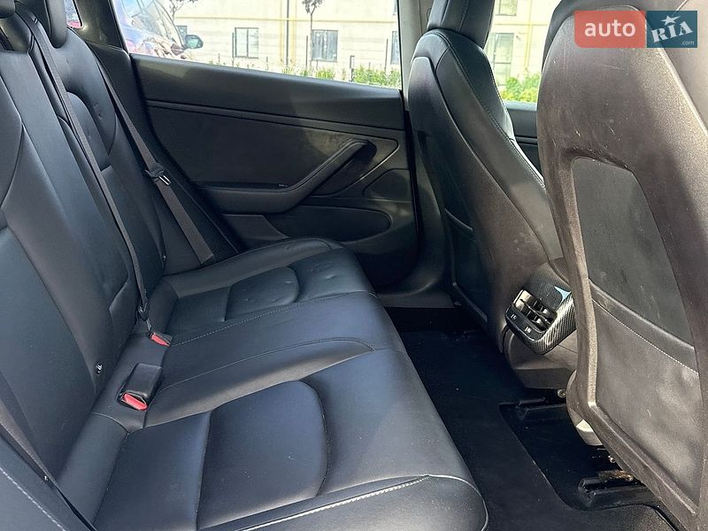 Седан Tesla Model 3 2018 в Луцьку