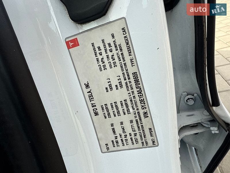 Седан Tesla Model 3 2018 в Луцьку
