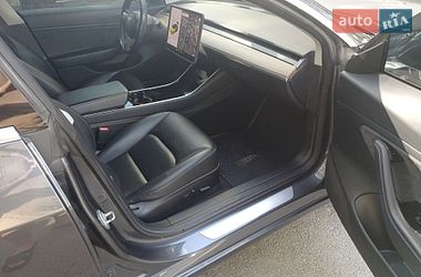 Седан Tesla Model 3 2018 в Броварах