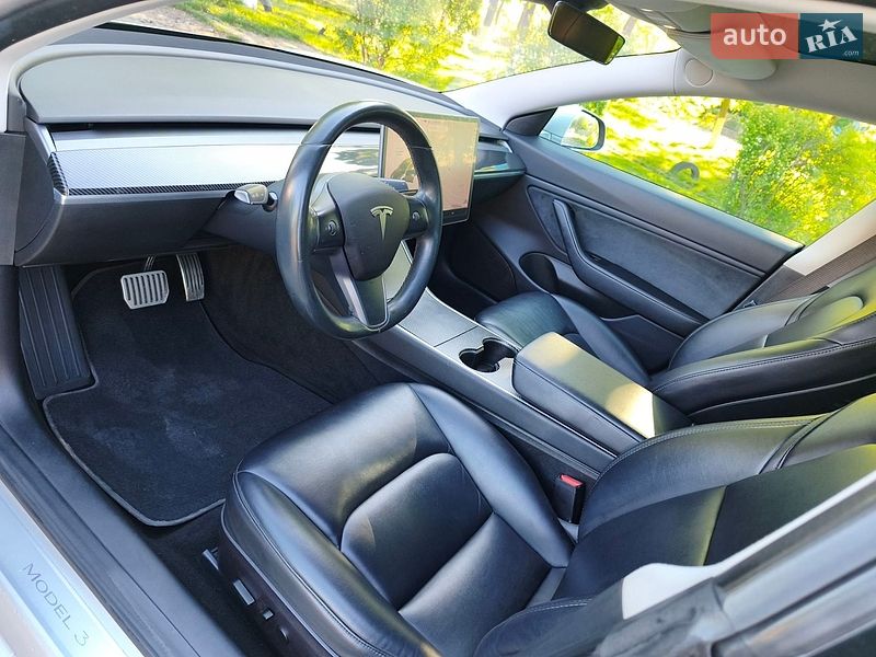 Седан Tesla Model 3 2018 в Сквирі