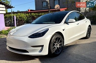 Седан Tesla Model 3 2022 в Киеве