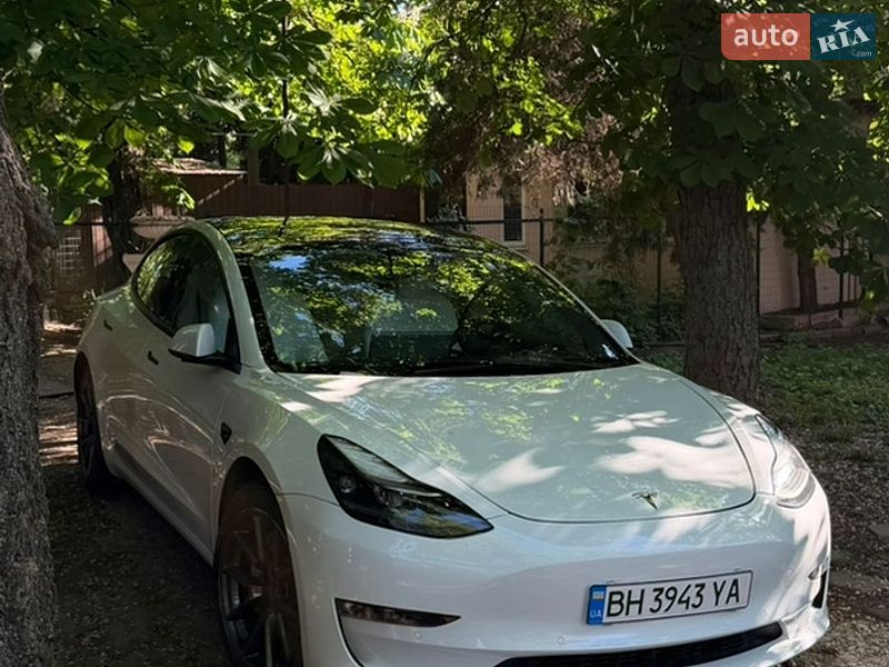 Tesla Model 3 2021