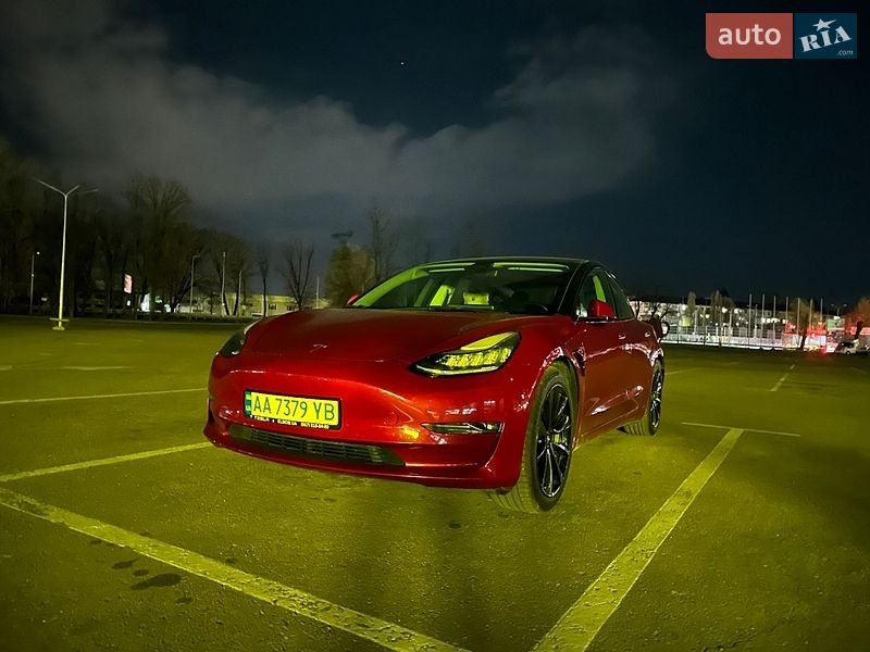 Седан Tesla Model 3 2018 в Києві