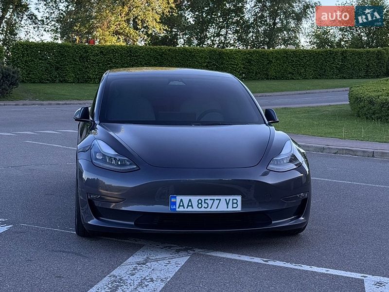 Седан Tesla Model 3 2023 в Києві