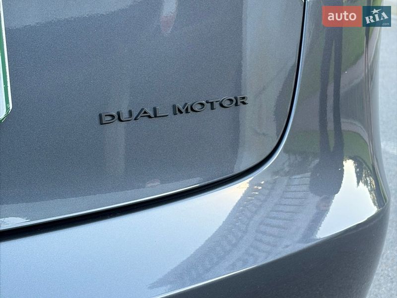 Седан Tesla Model 3 2023 в Києві