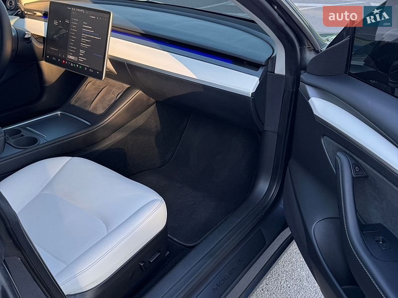 Седан Tesla Model 3 2023 в Києві