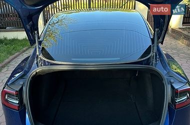 Седан Tesla Model 3 2019 в Луцке