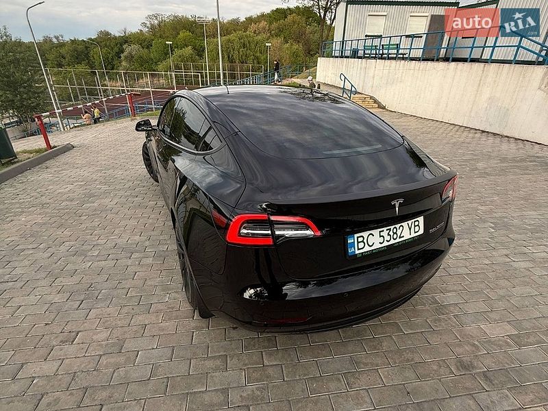 Седан Tesla Model 3 2021 в Запоріжжі