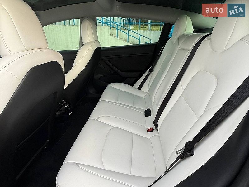 Седан Tesla Model 3 2021 в Запоріжжі