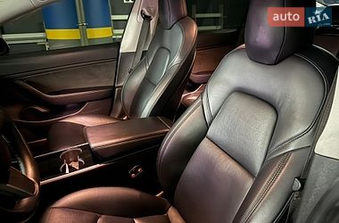 Седан Tesla Model 3 2018 в Киеве
