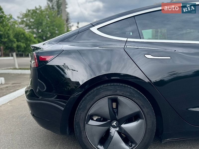 Седан Tesla Model 3 2019 в Києві