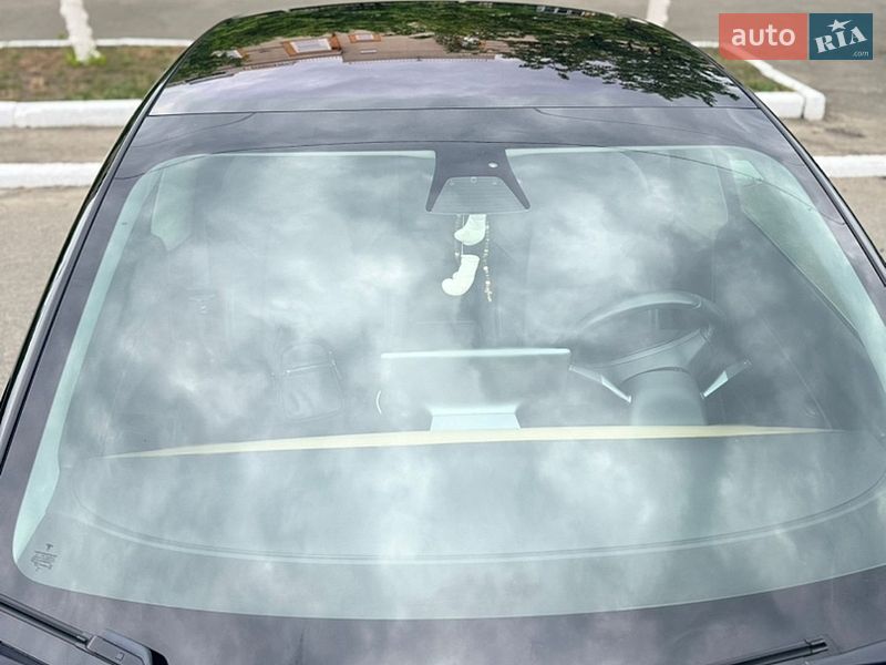 Седан Tesla Model 3 2019 в Києві