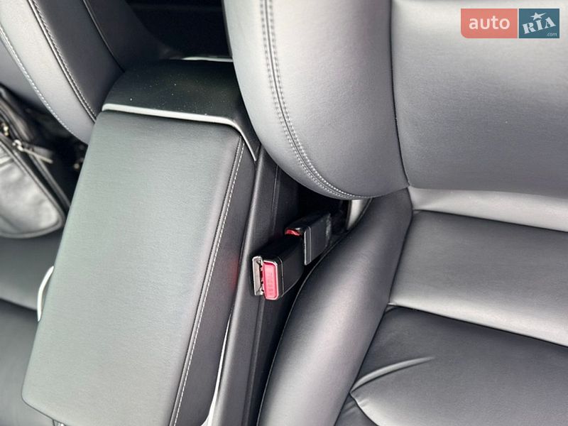 Седан Tesla Model 3 2019 в Києві