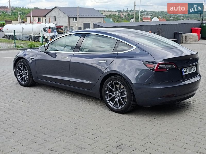 Седан Tesla Model 3 2020 в Кам'янець-Подільському