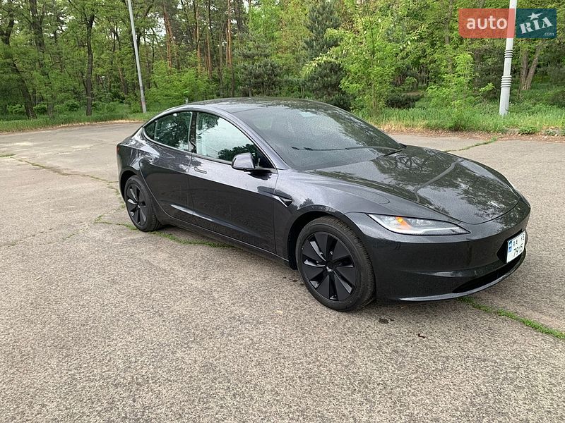 Седан Tesla Model 3 2024 в Києві