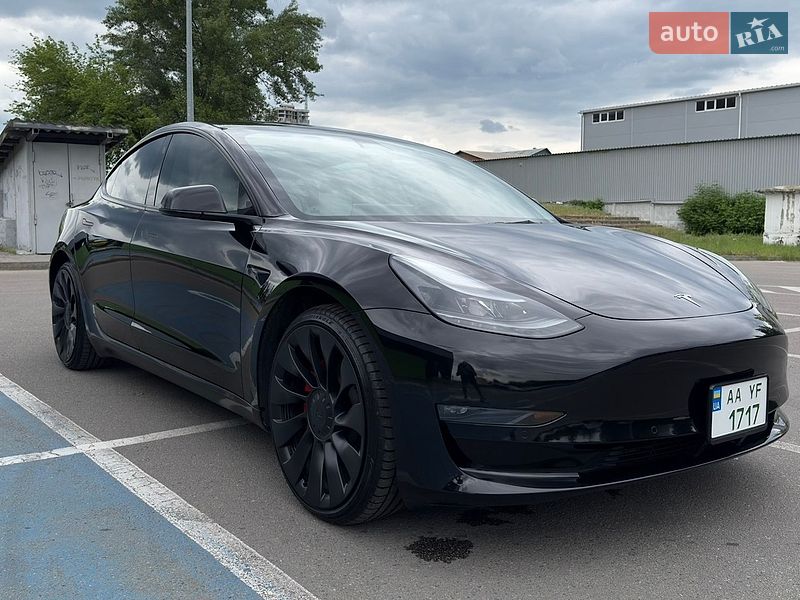 Седан Tesla Model 3 2022 в Києві
