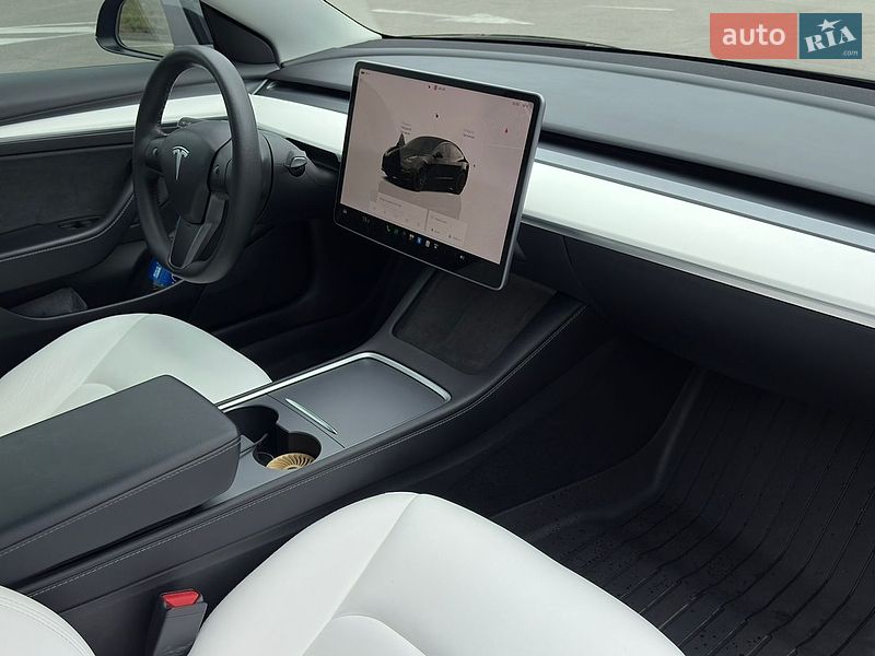 Седан Tesla Model 3 2022 в Києві