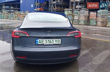 Седан Tesla Model 3 2022 в Днепре