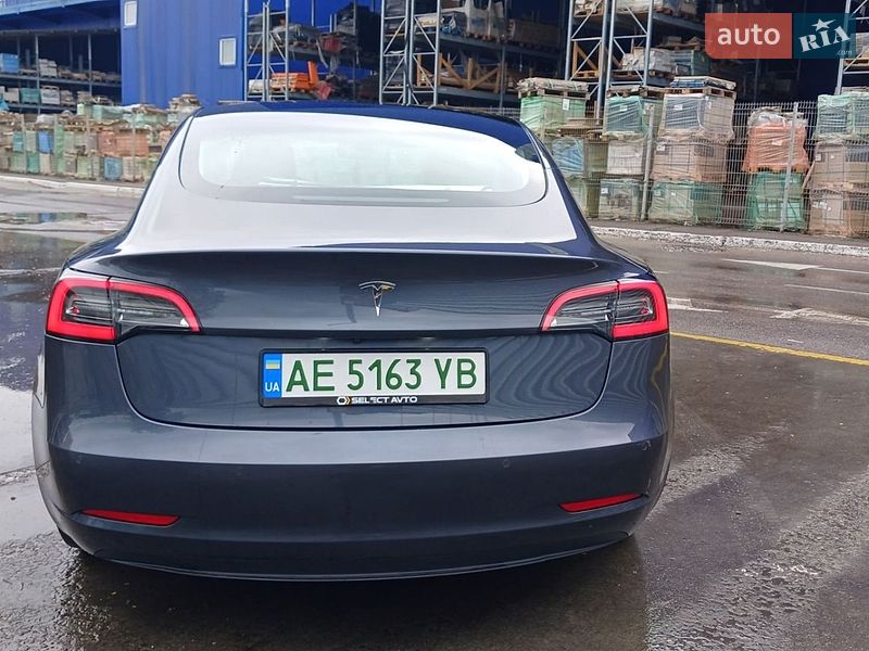 Седан Tesla Model 3 2022 в Днепре