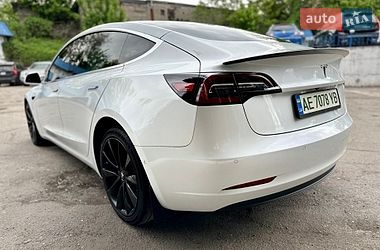 Седан Tesla Model 3 2018 в Кам'янському