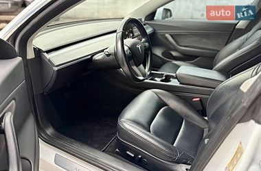 Седан Tesla Model 3 2018 в Кам'янському