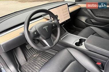 Седан Tesla Model 3 2023 в Днепре
