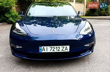 Седан Tesla Model 3 2018 в Киеве