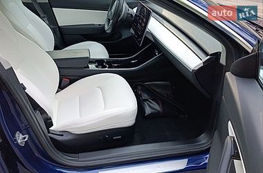 Седан Tesla Model 3 2018 в Киеве