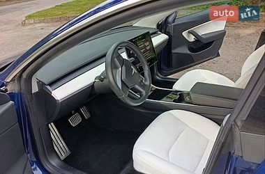 Седан Tesla Model 3 2018 в Киеве