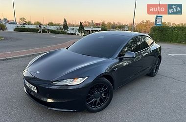 Седан Tesla Model 3 2025 в Києві
