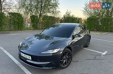Седан Tesla Model 3 2025 в Києві