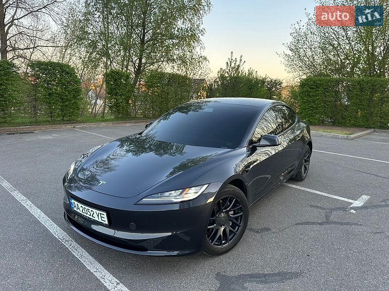 Седан Tesla Model 3 2025 в Києві