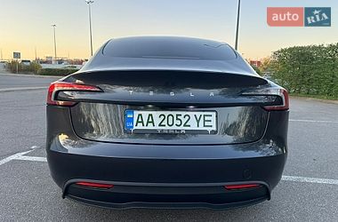 Седан Tesla Model 3 2025 в Києві