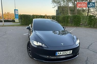 Седан Tesla Model 3 2025 в Києві
