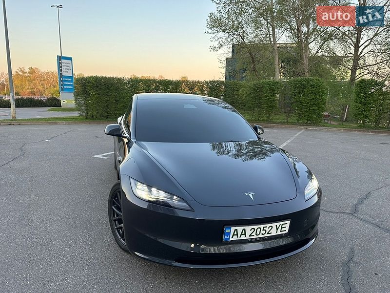 Седан Tesla Model 3 2025 в Києві