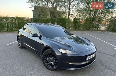 Седан Tesla Model 3 2025 в Києві