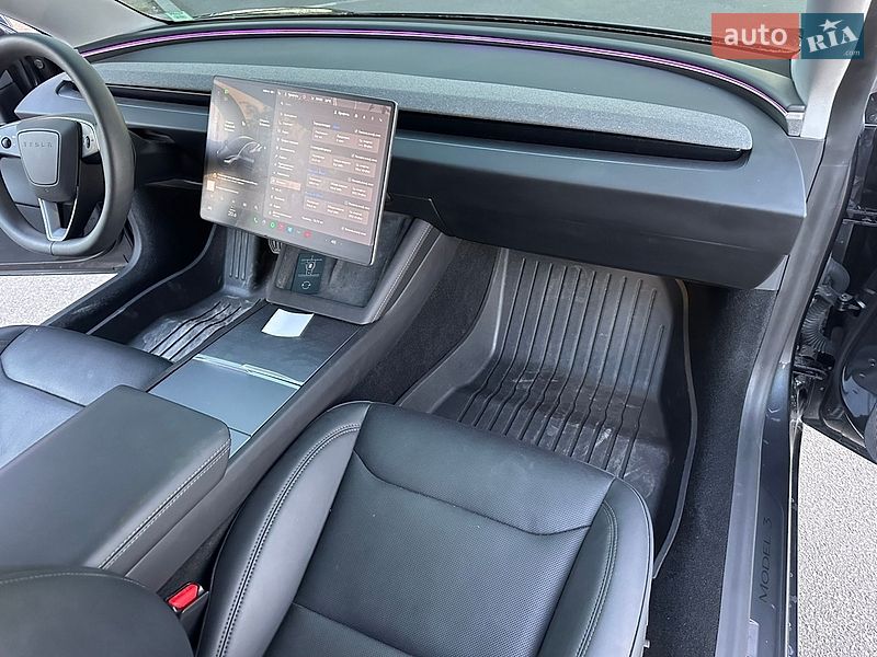 Седан Tesla Model 3 2025 в Києві