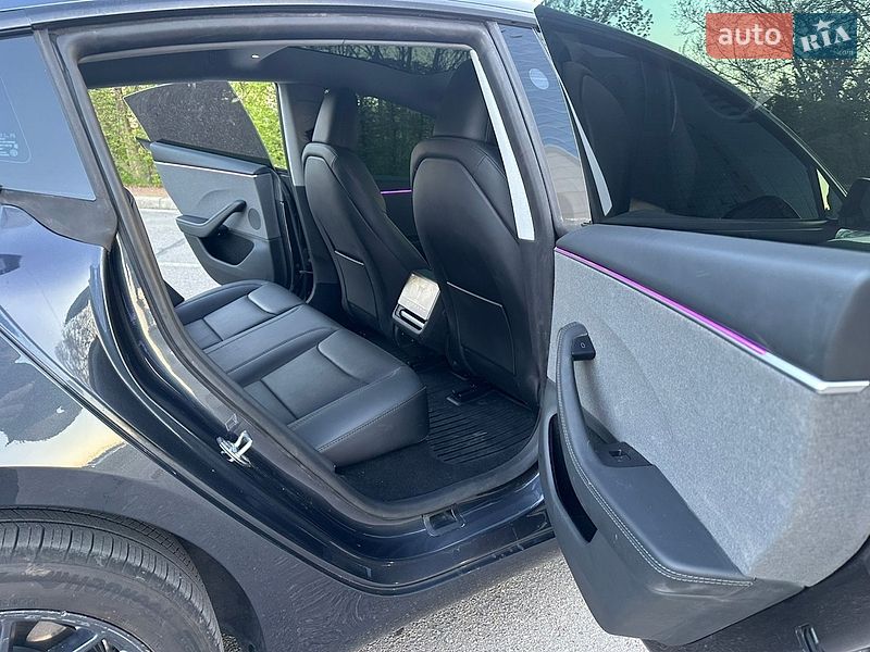 Седан Tesla Model 3 2025 в Києві