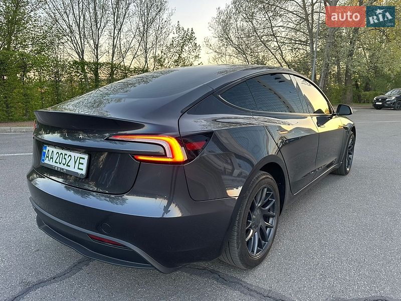 Седан Tesla Model 3 2025 в Києві