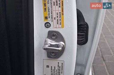 Седан Tesla Model 3 2022 в Киеве