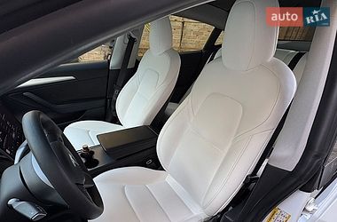 Седан Tesla Model 3 2021 в Львові